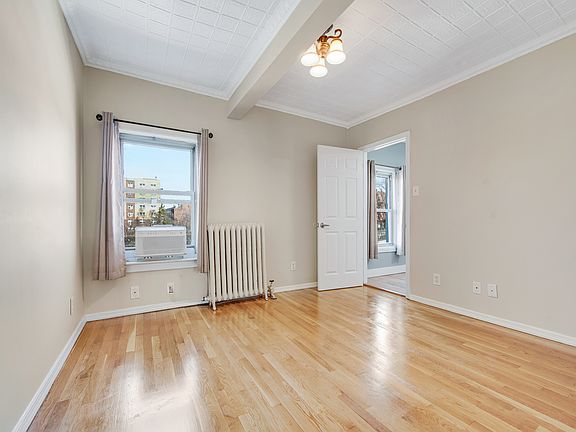 5th image of 296 17th St #1