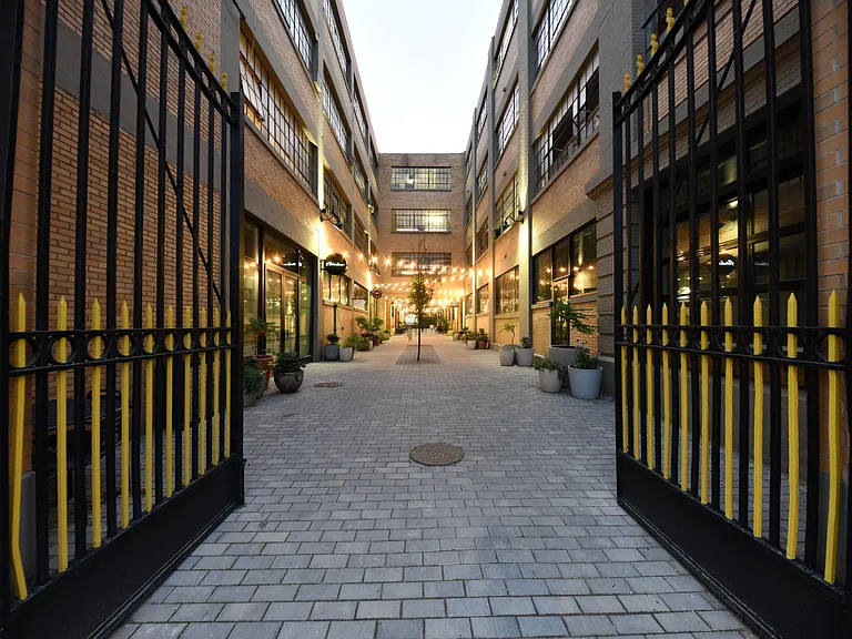 Bright lights, big city! Redeveloped historic building featuring restaurants like Amelia's Bread, Barista Parlor, and Cafe Patachou. Features retail and fitness shops like Grounded Plant & Floral Co., Myriad + Fitness, and St'artup317. Only 1 mile from Th