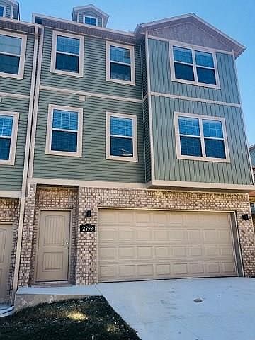 1st image of 2817 W Blackstone Xing