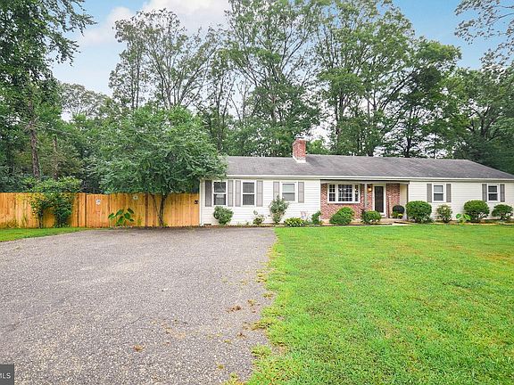 3rd image of 23031 Town Creek Dr