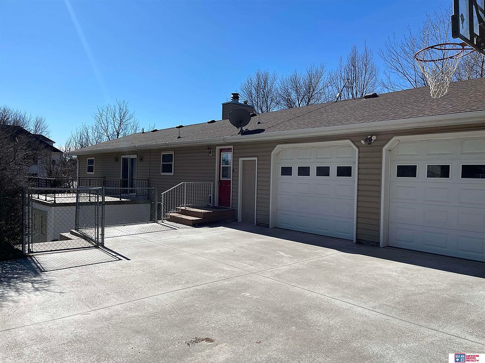 811 Main St, Stromsburg, NE 68666 Zillow