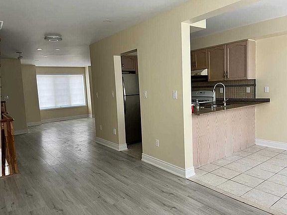 2nd image of 80 Acorn Pl #130