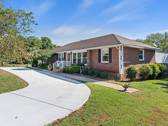 2nd image of 106 Hillcrest Dr