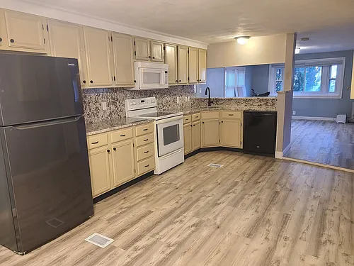 70 Crescent View Ave Photo 1
