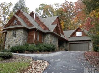 3890 Austin Valley Dr, Lenoir, NC 28645