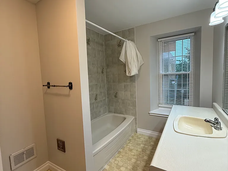 153 Norfolk St — Photo 10