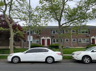 15212 Melbourne Ave, Flushing, NY 11367