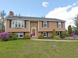 28 Blacksmith Rd, Seekonk, MA 02771