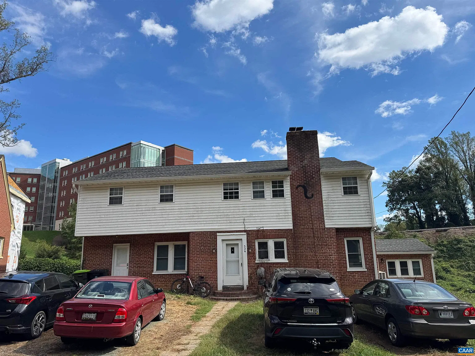 10 bed, 6.0 bath, 3600 sqft, $7,800 — Photo 2
