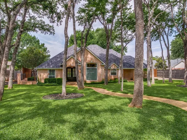 812 Greenbriar Dr, Keller, TX 76248