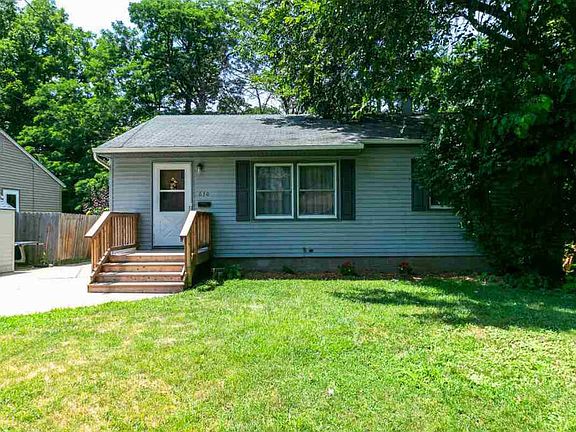 2nd image of 630 Lincoln Ct