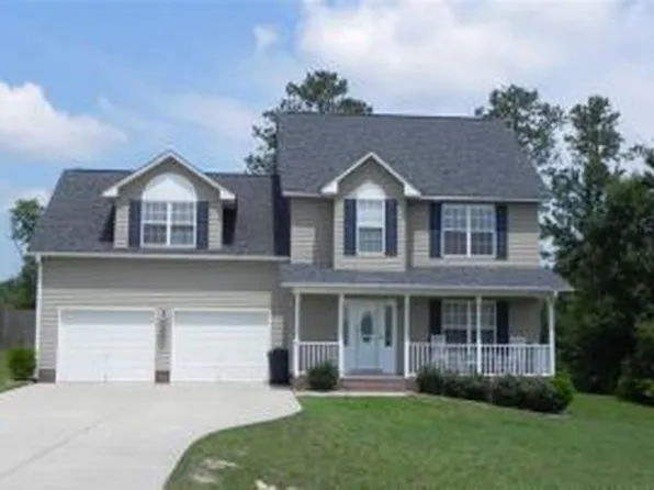 815 Yorkshire Dr, Cameron, NC 28326