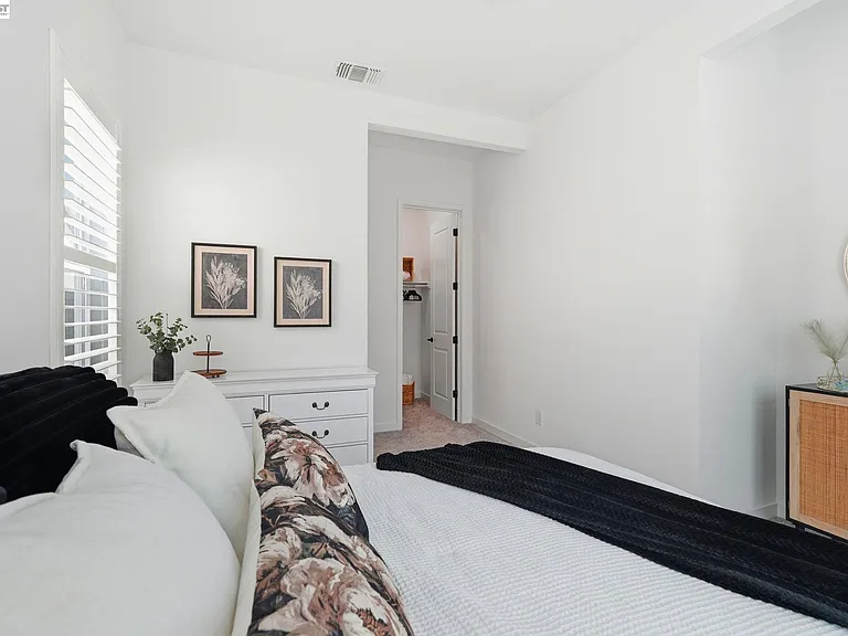 1550 Plumas Dr — Photo 28