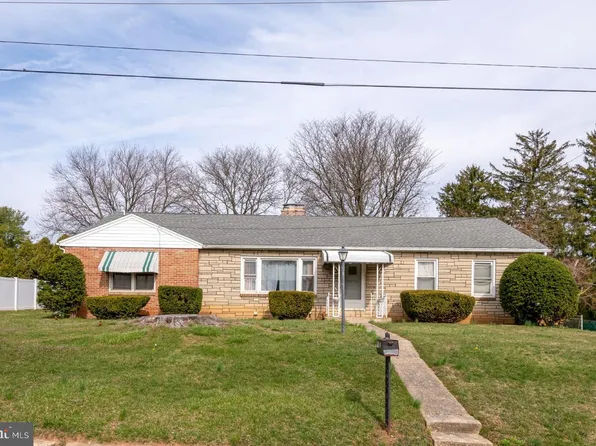 15 Gateway Rd, York, PA 17403