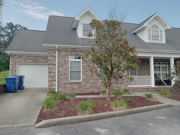 11 Margaret Rose Ln — Photo 1