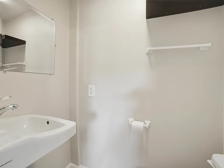 44 Howarth Rd #5 — Photo 16