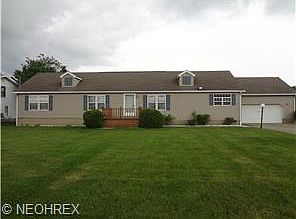 1st image of 979 Champion Ave E