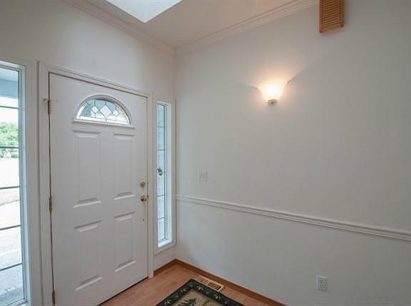 2nd image of 9735 Amanda Dr NE