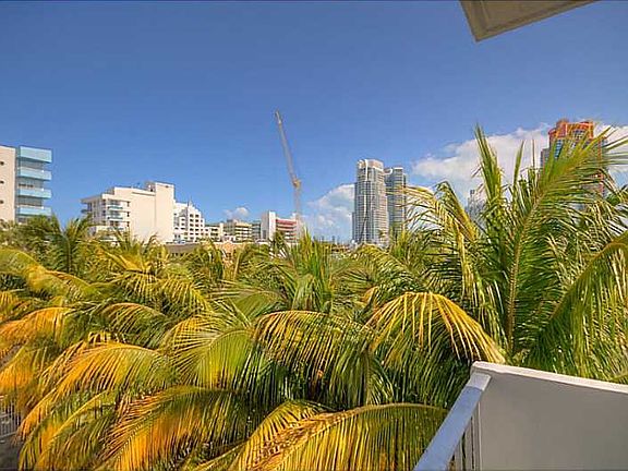 2nd image of 240 Collins Ave APT 4G