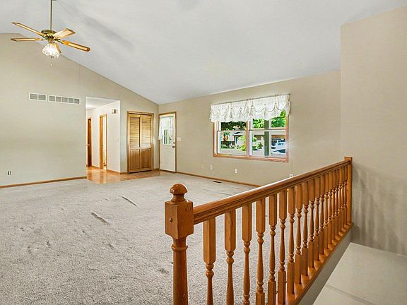 4th image of 55864 Jefferson Knolls Dr