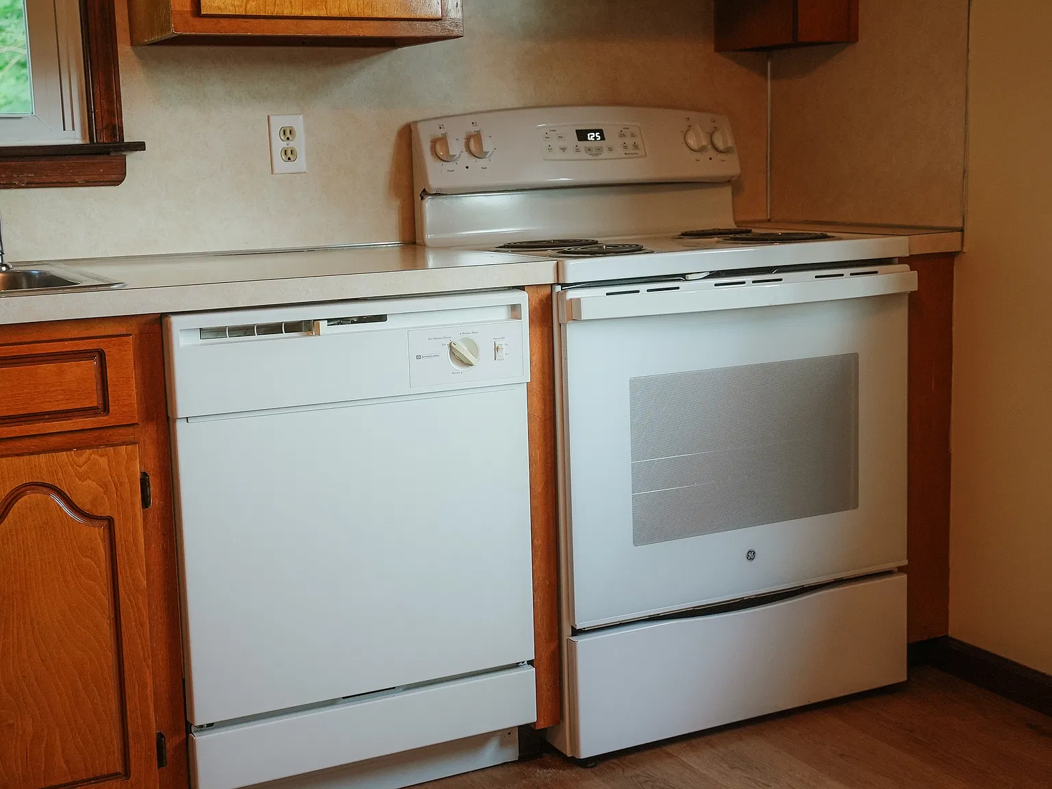 2 bed, 1.5 bath, 990 sqft, $1,750 — Photo 4