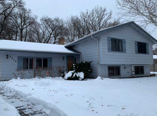 6918 Crest Dr N, Maple Grove, MN 55311