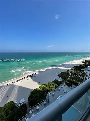Jade Ocean Condo — Photo 1