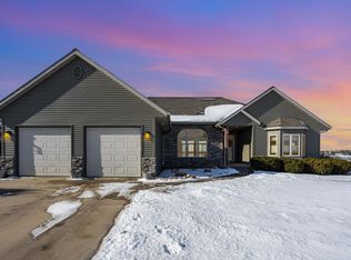 2694 S Fraser Rd, Kawkawlin, MI 48631