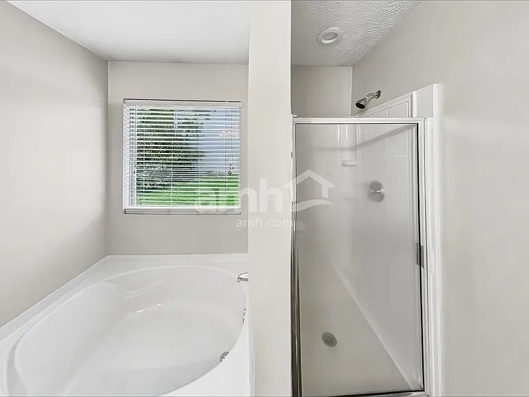 2649 Sutherland Dr — Photo 11