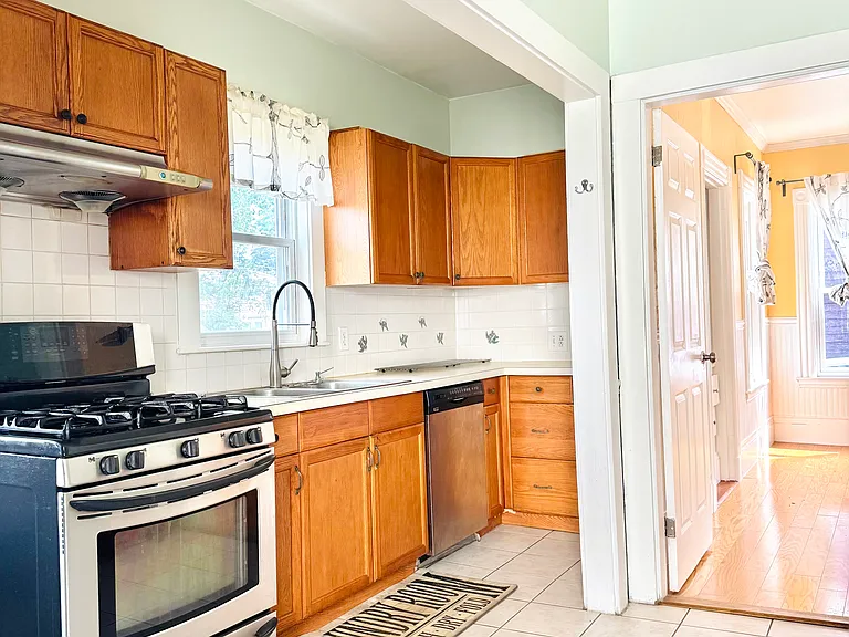 123 Beach St — Photo 4