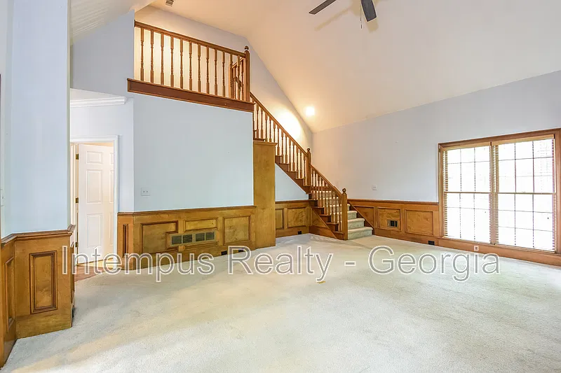6 bed, 5.0 bath, 4900 sqft, $3,500 — Photo 3