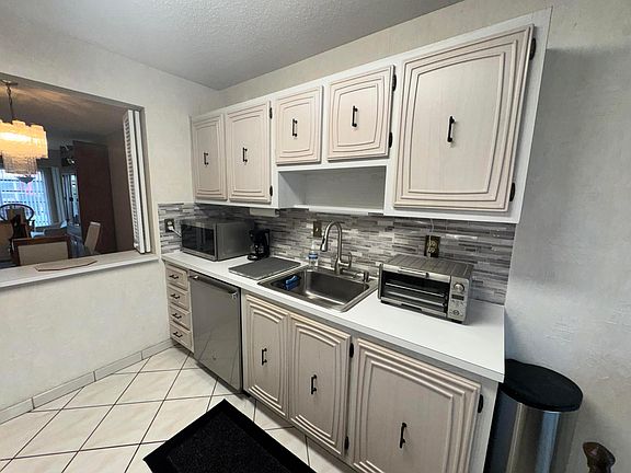 4th image of 13731 Flora Place #C
