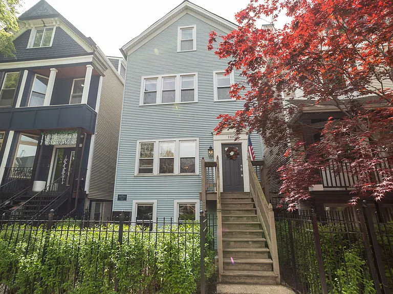 1325 W Barry Ave #1R — Photo 17