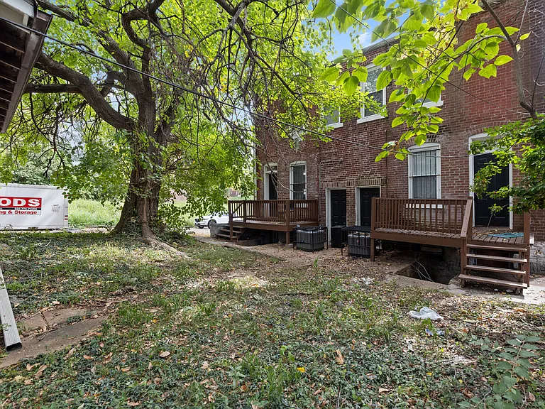 2833 Miami St — Photo 41