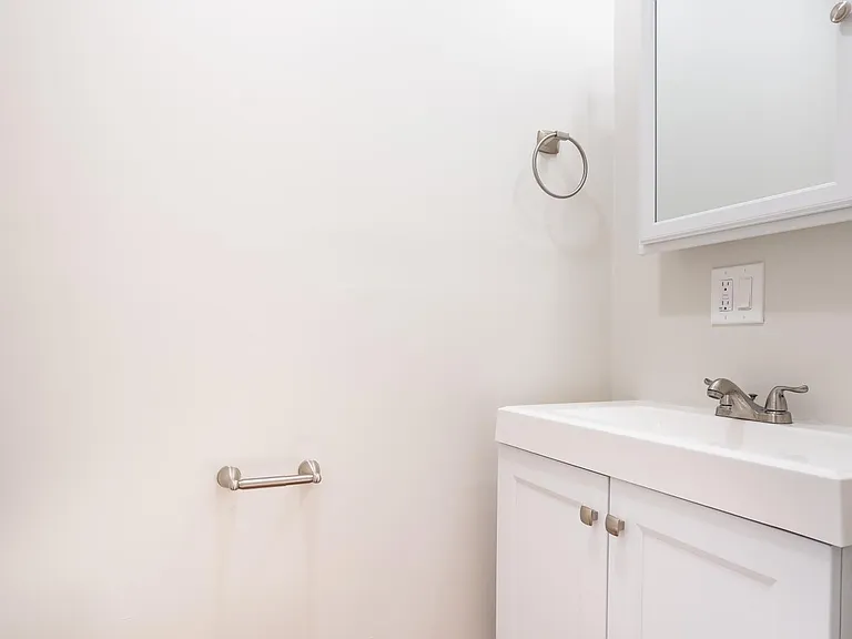 31 Adams St #1 — Photo 18