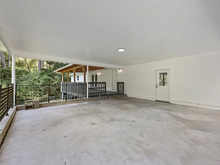 105 Windcreek Ln — Photo 10