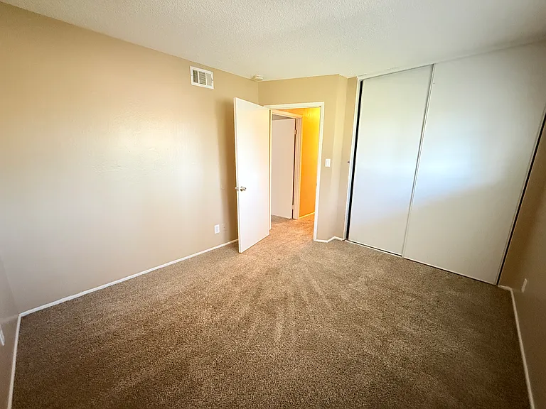 6881 Kettering Cir — Photo 33
