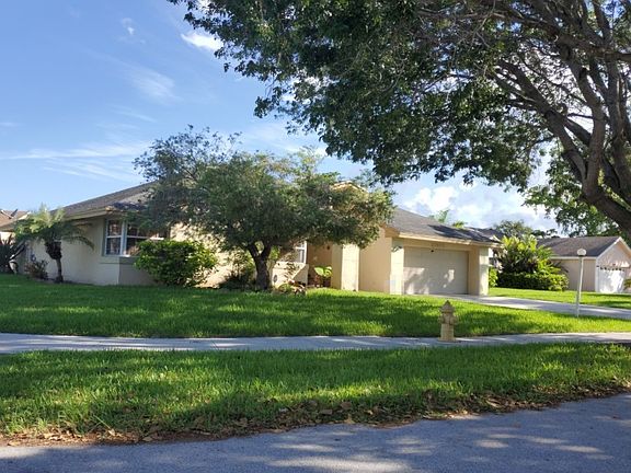 3rd image of 21910 SW 98th Ave