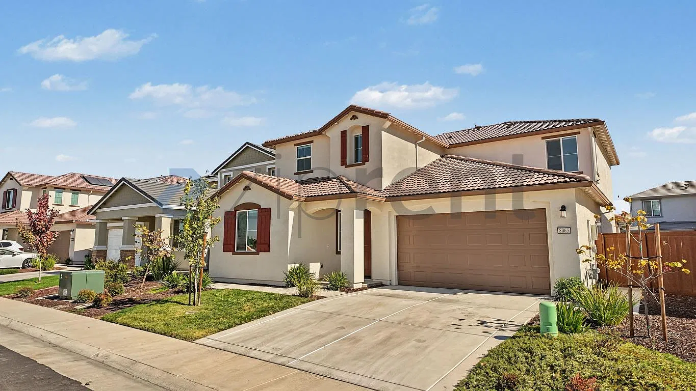 4 bed, 2.5 bath, 2855 sqft, $3,288 — Photo 3