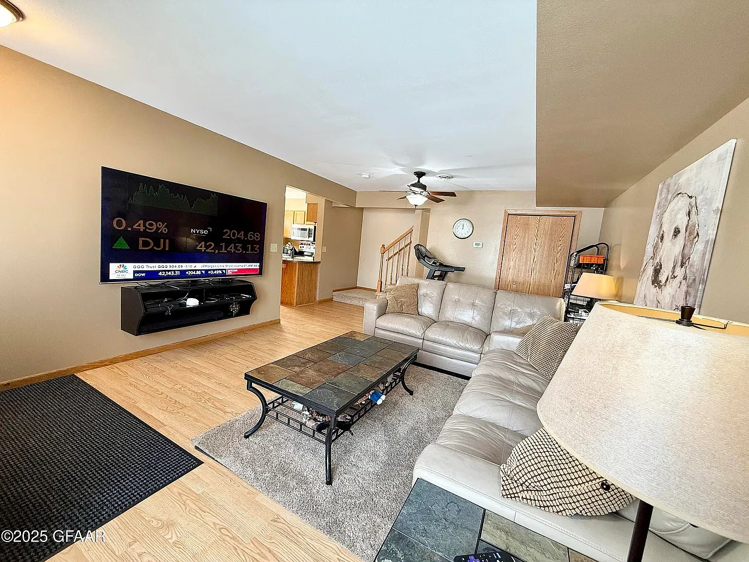 3 bed, 1240 sqft, $1,895 — Photo 3