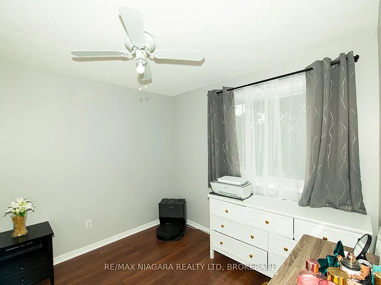 47 Elmvale Cres — Photo 12