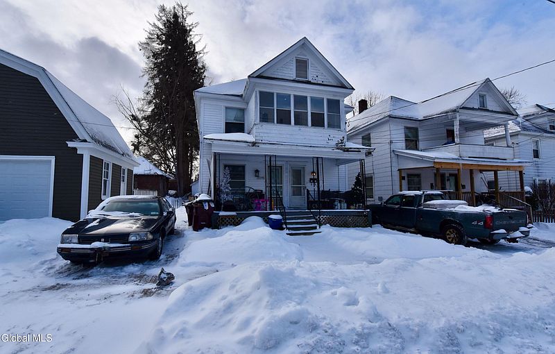 2nd image of 70 6th Avenue