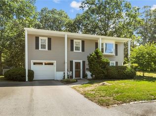 26 Lloyd Dr, Coventry, RI 02816