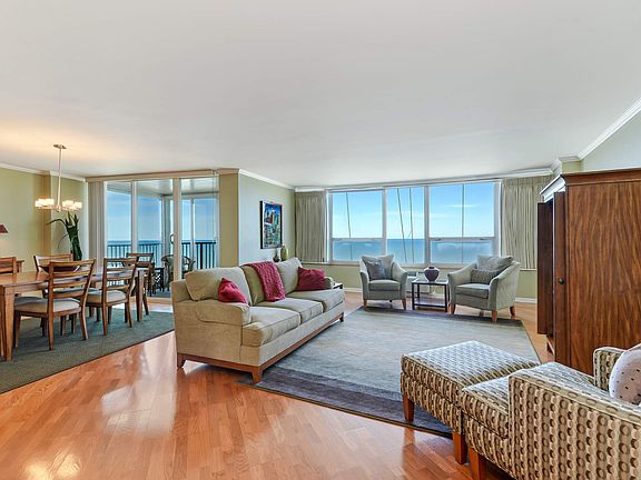 Living Room/Dining Room