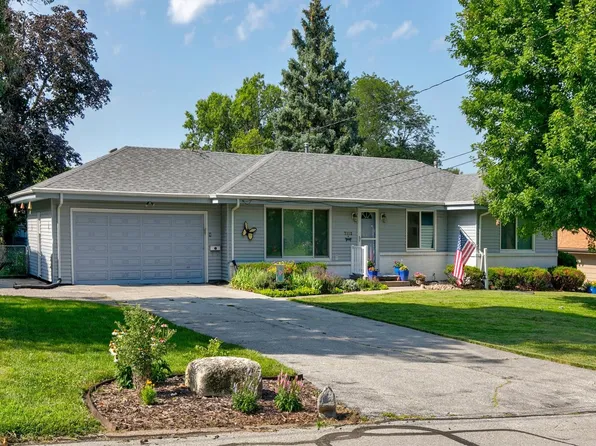7112 Sunrise Blvd, Windsor Heights, IA 50324