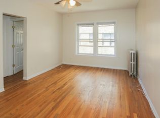 39123 N Pine Grove Ave #3W, Chicago, IL 60613