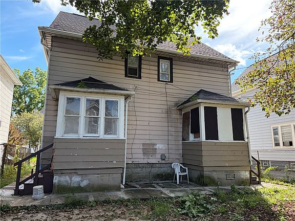 4th image of 88 Fairbanks St