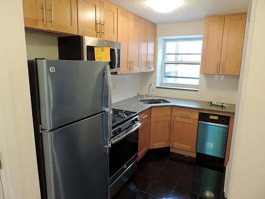 Rented by J Misrahi Realty Corp | media 4