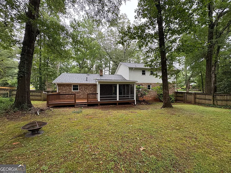 196 Avalon Dr — Photo 8