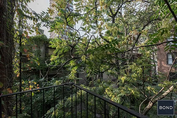 Rented by Bond New York | media 15